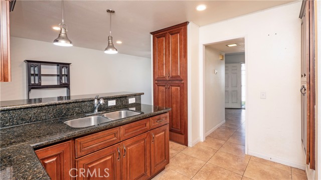 Detail Gallery Image 7 of 33 For 1408 N Elderberry Ave, Ontario,  CA 91762 - 3 Beds | 2/1 Baths