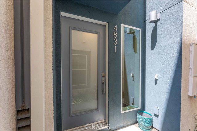 4831 Craner Avenue, North Hollywood CA: https://media.crmls.org/medias/74b6f622-c932-49e6-9b59-494636f22ed0.jpg