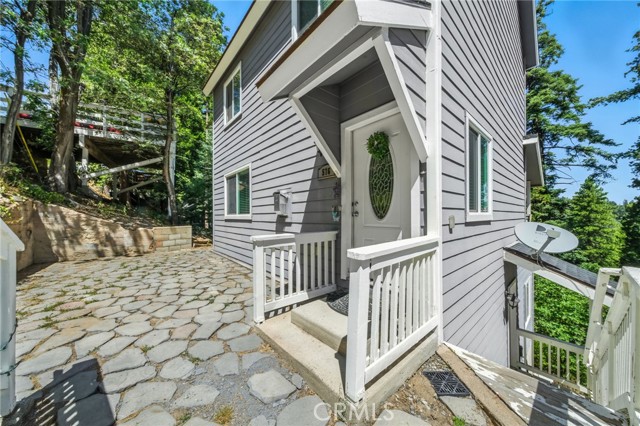 Detail Gallery Image 1 of 19 For 576 Rose Ln, Twin Peaks,  CA 92391 - 3 Beds | 3 Baths