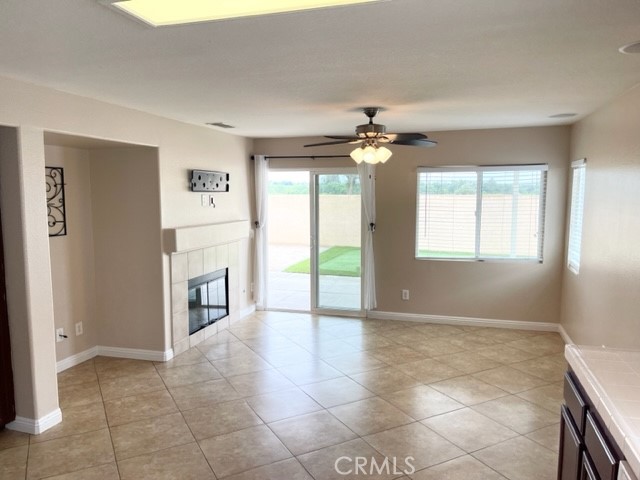 Detail Gallery Image 13 of 63 For 5220 Holstein Way, Jurupa Valley,  CA 92509 - 3 Beds | 2 Baths