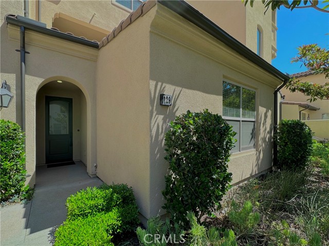 129 Briarberry, Irvine CA: https://media.crmls.org/medias/74b801c0-b236-4e0c-b47e-2005fc02e0d4.jpg