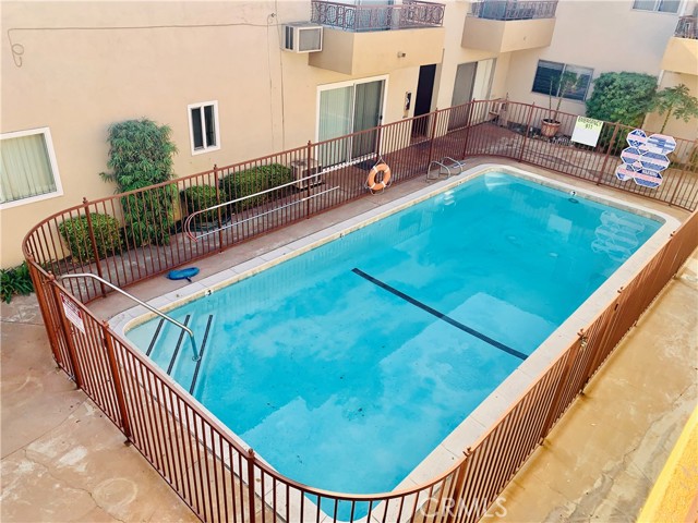 273 Alpine Street, Upland CA: https://media.crmls.org/medias/74b81ba3-f6a2-479e-8f2a-b3fb1550895d.jpg