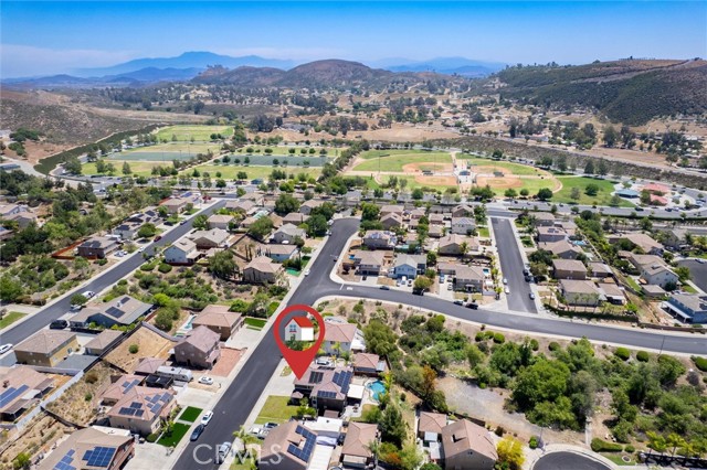 27917 Busman Road, Murrieta CA: https://media.crmls.org/medias/74b96898-dc70-49f0-9f3e-cdd6bf348a0f.jpg