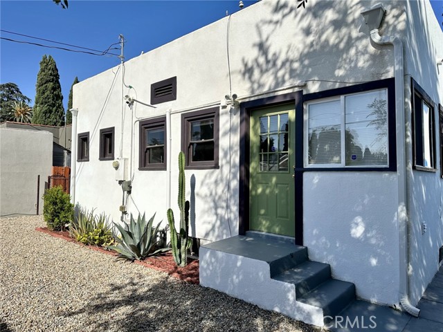 5743 Magnolia Avenue, Riverside CA: https://media.crmls.org/medias/74ba0189-cfdf-48cb-9396-43913eb7e67a.jpg