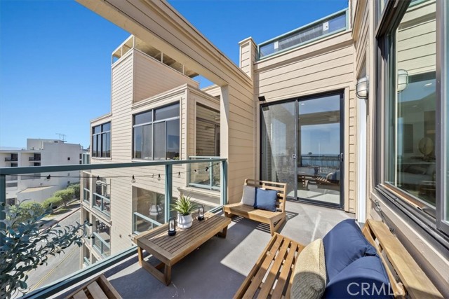 Detail Gallery Image 19 of 48 For 110 the Village #503,  Redondo Beach,  CA 90277 - 2 Beds | 2 Baths