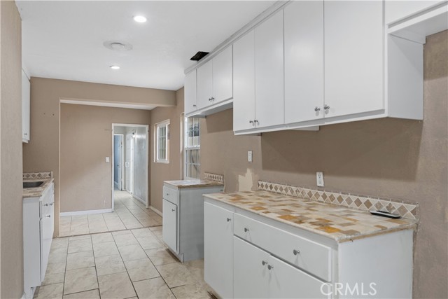 Detail Gallery Image 16 of 44 For 13032 S Main St, Los Angeles,  CA 90061 - 4 Beds | 2 Baths