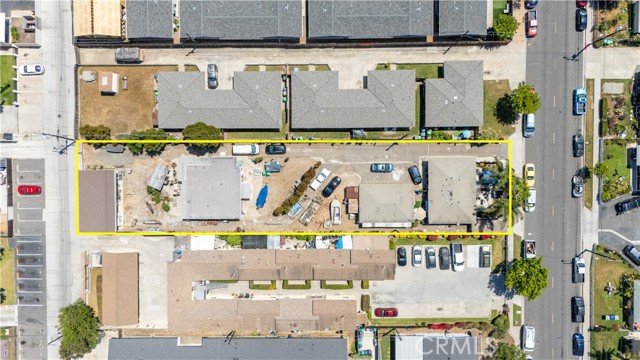 2028 Wallace Avenue, Costa Mesa CA: https://media.crmls.org/medias/74bbef82-6235-473c-97fc-da684346533e.jpg