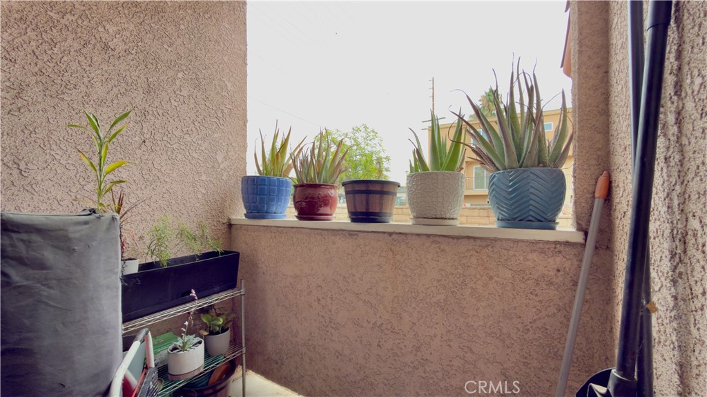 https://media.crmls.org/medias/74bc2bcd-6462-41ef-b7a4-72150ee917c6.jpg?preset=X-Large