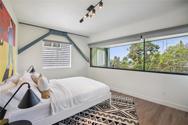 686 Diamond Street, Laguna Beach CA: https://media.crmls.org/medias/74bc92c7-a4d6-4088-85db-2608c858fdec.jpg