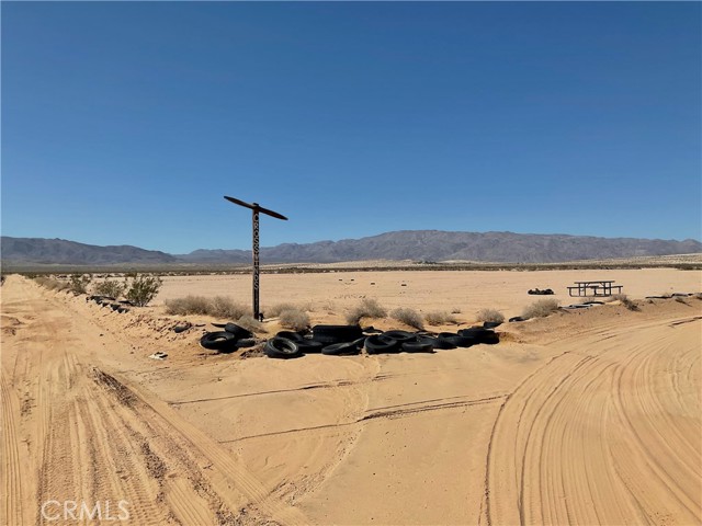 Detail Gallery Image 45 of 53 For 76421 Amboy Rd, Twentynine Palms,  CA 92277 - 1 Beds | 1/1 Baths