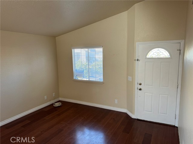 Detail Gallery Image 2 of 22 For 12620 White Fir Way, Victorville,  CA 92392 - 4 Beds | 2 Baths