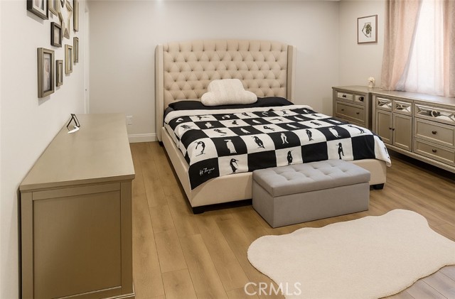 Detail Gallery Image 7 of 19 For 24305 Wabuska, Newhall,  CA 91321 - 6 Beds | 3 Baths