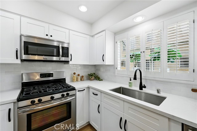 254 N Mar Vista Avenue, Pasadena CA: https://media.crmls.org/medias/74bda666-01f3-4b59-9349-d8ad2c974d42.jpg