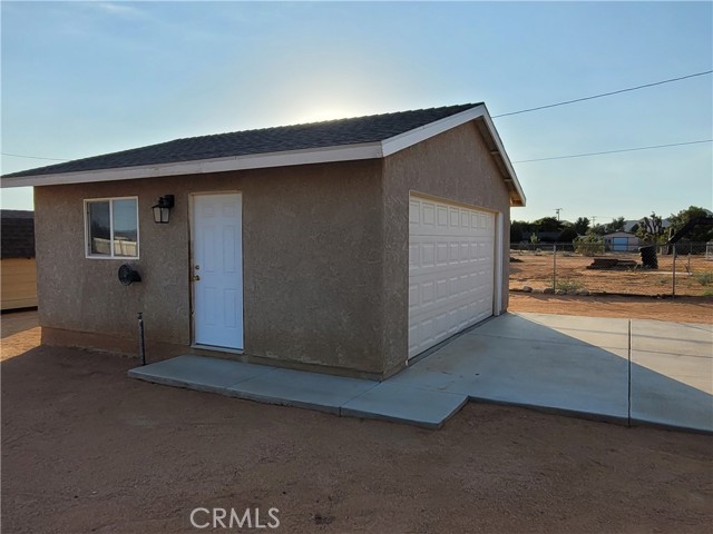 21291 Ramona Avenue, Apple Valley CA: https://media.crmls.org/medias/74be61d8-7d9e-4d28-8844-e0d57e28f523.jpg