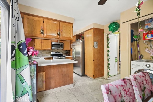 Detail Gallery Image 12 of 38 For 13540 Hubbard St #21,  Sylmar,  CA 91342 - 2 Beds | 1/1 Baths
