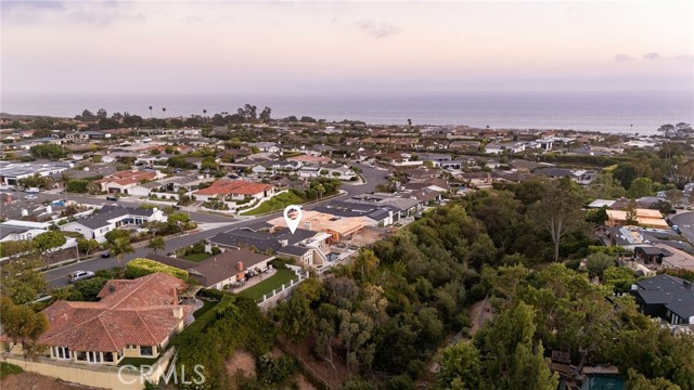633 Rockford Road, Corona del Mar CA: https://media.crmls.org/medias/74bf1b81-7281-4059-8a5d-0a1370c6146e.jpg