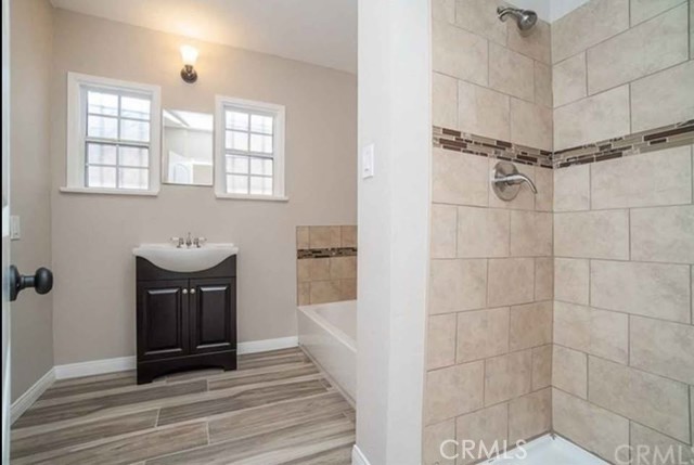 Detail Gallery Image 13 of 18 For 636 W 107th, Los Angeles,  CA 90044 - 3 Beds | 2 Baths