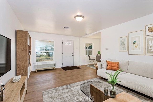 Detail Gallery Image 7 of 34 For 809 Caylor, Bakersfield,  CA 93304 - 2 Beds | 1 Baths