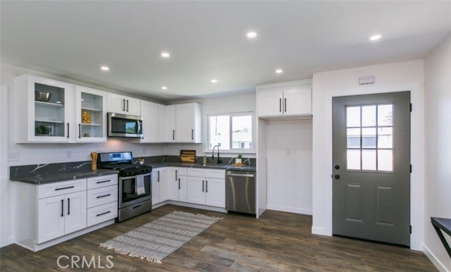 Detail Gallery Image 4 of 46 For 1172 E Rice Ranch Rd #101, 102,  Santa Maria,  CA 93455 - 7 Beds | 4 Baths