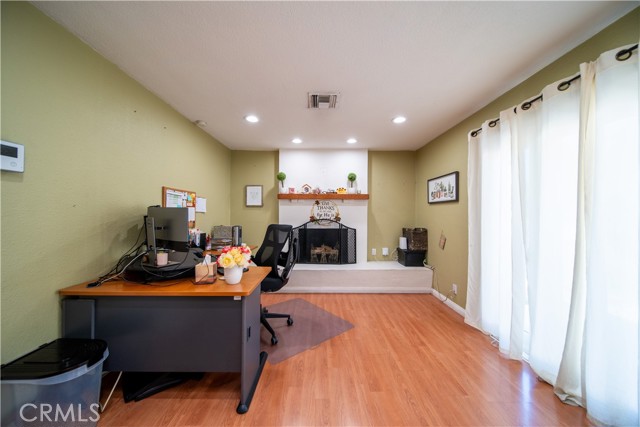Image 10 of 26 For 209 Francis Street