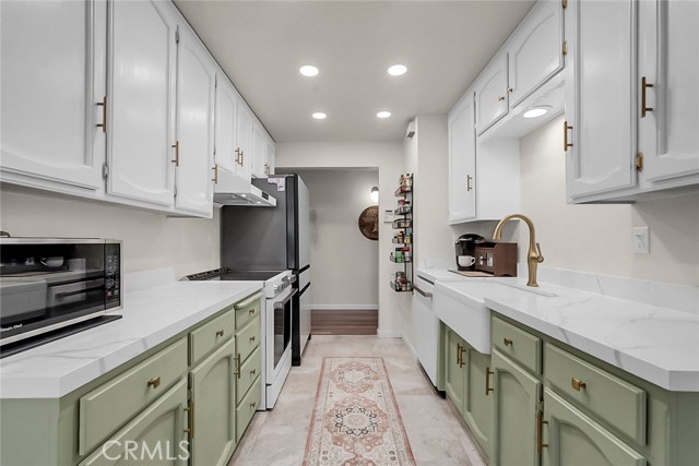 Detail Gallery Image 5 of 22 For 1213 E a, Oakdale,  CA 95361 - 3 Beds | 2 Baths