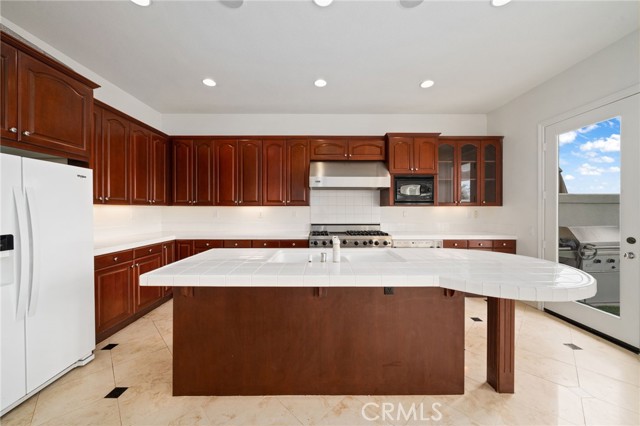 5972 Spinnaker Bay Drive, Long Beach CA: https://media.crmls.org/medias/74c3182a-3cdb-45dd-926b-a6a5c1f9231c.jpg