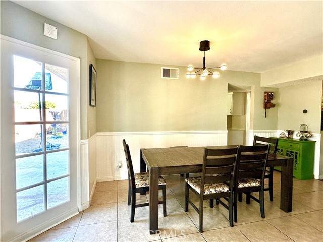 Detail Gallery Image 8 of 32 For 1142 Brentwood, Rialto,  CA 92376 - 4 Beds | 3 Baths