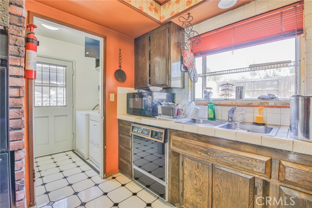 Detail Gallery Image 12 of 36 For 1315 Hillside, Pomona,  CA 91768 - 3 Beds | 2 Baths