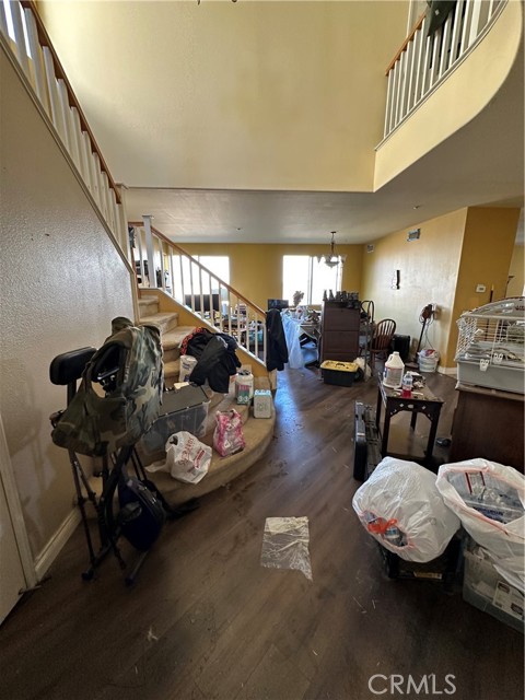 Detail Gallery Image 2 of 19 For 4815 Creekway Ln, Riverside,  CA 92505 - 5 Beds | 4 Baths