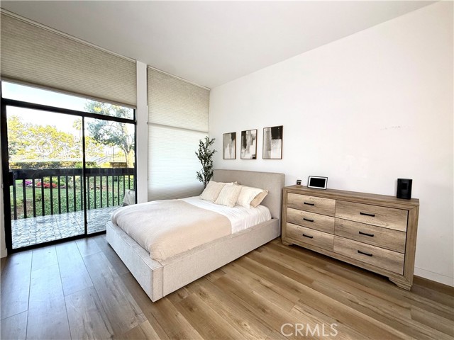 Detail Gallery Image 6 of 13 For 9116 Marina Pacifica Dr, Long Beach,  CA 90803 - 0 Beds | 1 Baths