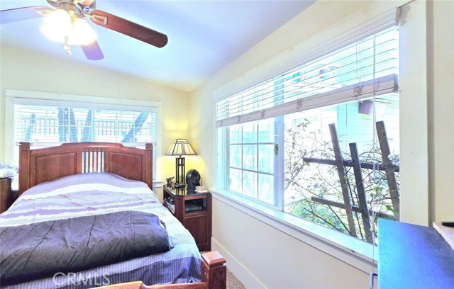 1121 Gladys Avenue, Long Beach CA: https://media.crmls.org/medias/74c6192d-eb56-45c5-8bd7-1a6387aeef85.jpg