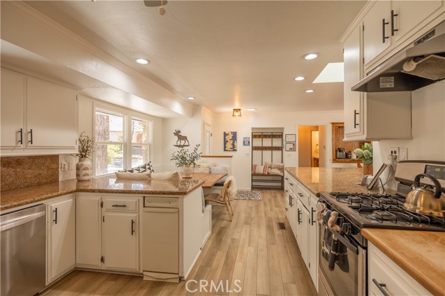 188 S Finch Drive, Big Bear Lake CA: https://media.crmls.org/medias/74c66570-ccd6-44ae-a8e5-ecdac9a35b65.jpg
