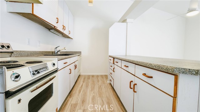 615 Prospect Avenue, Redondo Beach, California 90277, 2 Bedrooms Bedrooms, ,1 BathroomBathrooms,Residential,Sold,Prospect,PV22065210