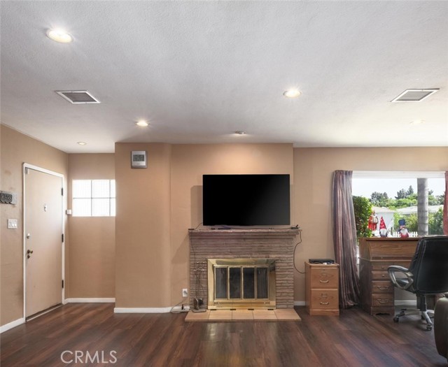 Detail Gallery Image 5 of 20 For 310 E Forhan St, Long Beach,  CA 90805 - 2 Beds | 2 Baths