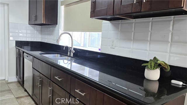 Detail Gallery Image 8 of 29 For 6704 Rhea Ave, Reseda,  CA 91335 - 3 Beds | 2 Baths