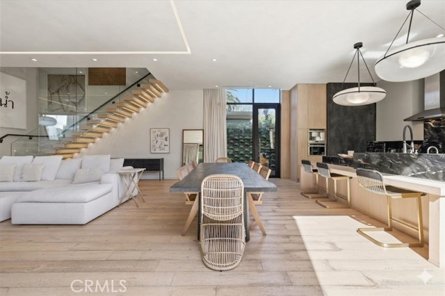 Detail Gallery Image 5 of 62 For 750 California Ave, Venice,  CA 90291 - 4 Beds | 4 Baths