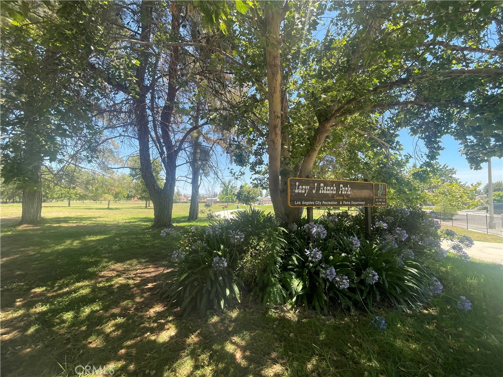 https://media.crmls.org/medias/74c85590-6b29-4123-b3ae-5e74c4d6219d.jpg?preset=X-Large