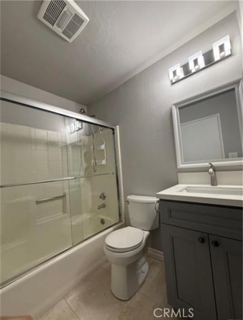 Detail Gallery Image 29 of 41 For 6912 Remmet Ave #5,  Canoga Park,  CA 91303 - 2 Beds | 2/1 Baths