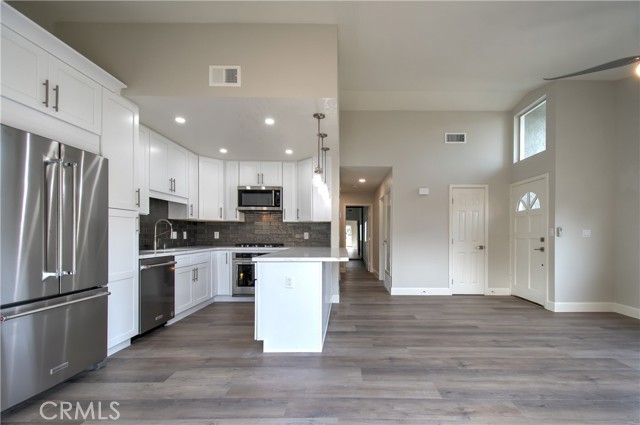 60 Greenmoor, Irvine CA: https://media.crmls.org/medias/74c97752-9f54-49bf-a60e-253d3512fa83.jpg