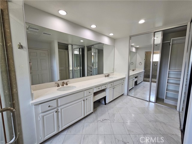 27 Tiburon Court, Manhattan Beach, California 90266, 2 Bedrooms Bedrooms, 0 ,2 BathroomsBathrooms,Residential,For Sale,Tiburon,0,SB26078984