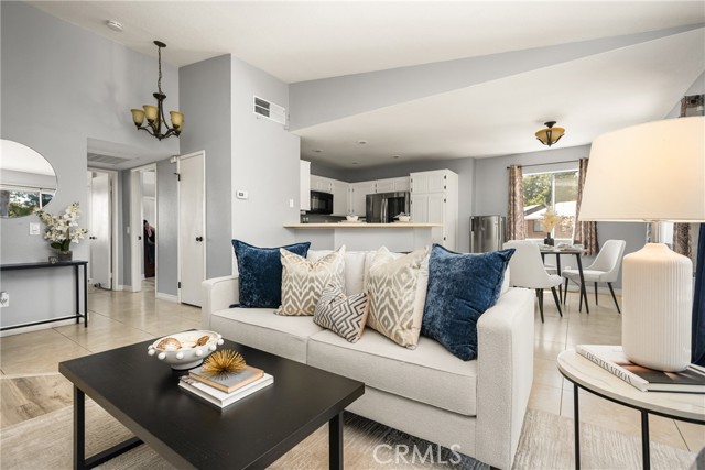 Detail Gallery Image 1 of 39 For 2564 Avenida Del #P201,  Corona,  CA 92882 - 2 Beds | 2 Baths
