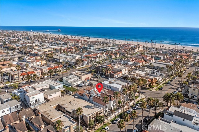 310 18th Street, Huntington Beach CA: https://media.crmls.org/medias/74ca5a4a-52bd-4f3c-8ed7-63c92d950d6c.jpg
