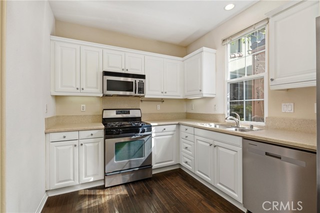 Detail Gallery Image 12 of 42 For 66 Greenhouse, Irvine,  CA 92603 - 3 Beds | 2/1 Baths