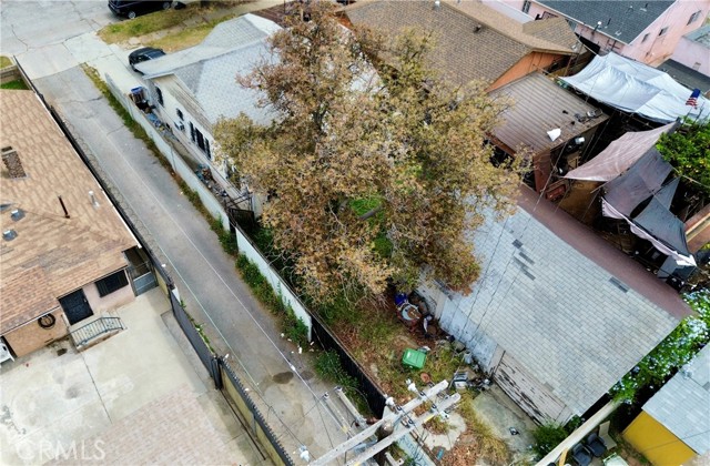 1010 W 77th Street, Los Angeles CA: https://media.crmls.org/medias/74cb00f4-aef6-4319-b133-a97784089e9f.jpg