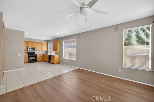 Detail Gallery Image 30 of 58 For 1937 Madera Cir, Corona,  CA 92879 - 4 Beds | 3 Baths