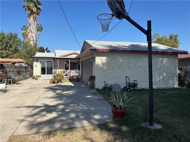 Detail Gallery Image 2 of 23 For 962 W 10th St, San Bernardino,  CA 92411 - 4 Beds | 2 Baths