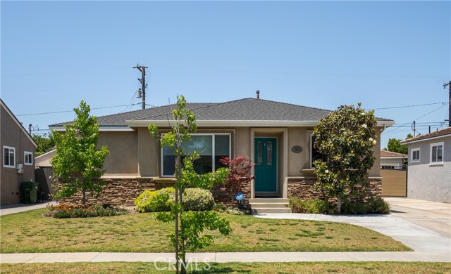 Detail Gallery Image 2 of 36 For 3823 Carfax Ave, Long Beach,  CA 90808 - 4 Beds | 2 Baths