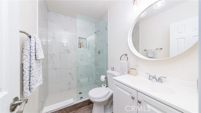 Detail Gallery Image 21 of 25 For 6948 Cedros, Van Nuys,  CA 91405 - 3 Beds | 2 Baths