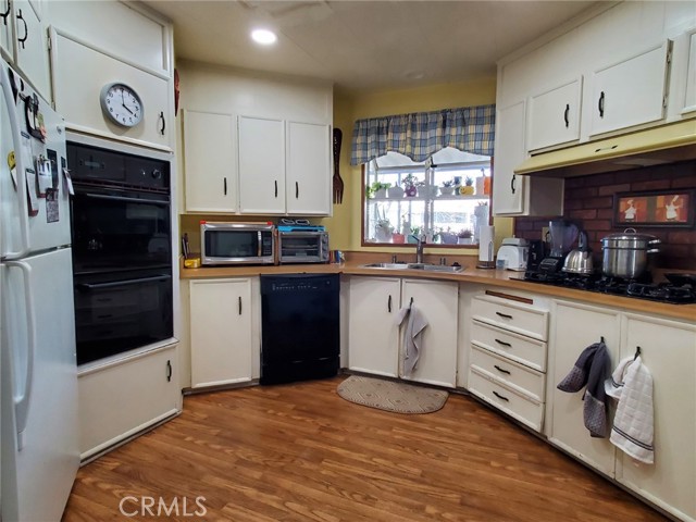 Detail Gallery Image 12 of 23 For 21204 Seepwillow Way, Canyon Country,  CA 91351 - 2 Beds | 2 Baths