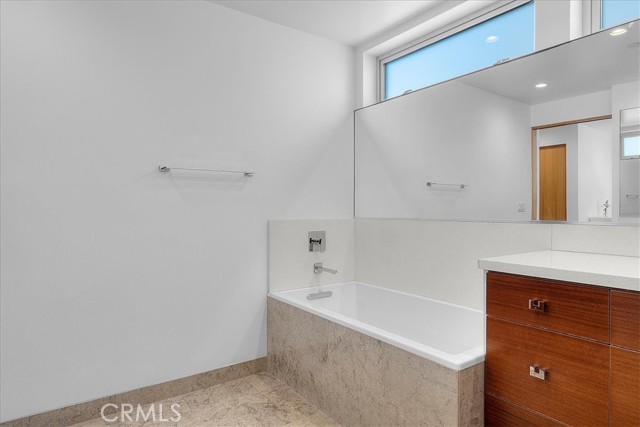 Detail Gallery Image 34 of 50 For 1501 Monterey Bld, Hermosa Beach,  CA 90254 - 4 Beds | 3/1 Baths